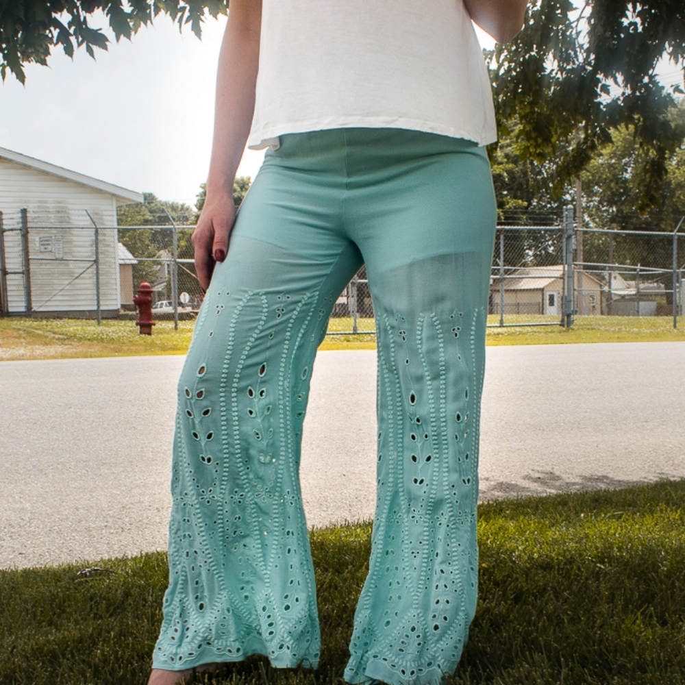 NWT Turquoise Eyelet Wide Leg Beach Pant - Picture 1 of 7